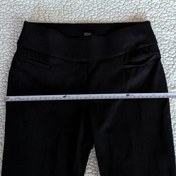 Apt. 9 Black Straight Leg Pull On pants (size 2) - Picture 6 of 8